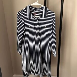 Vineyard Vines Navy women’s dress size medium